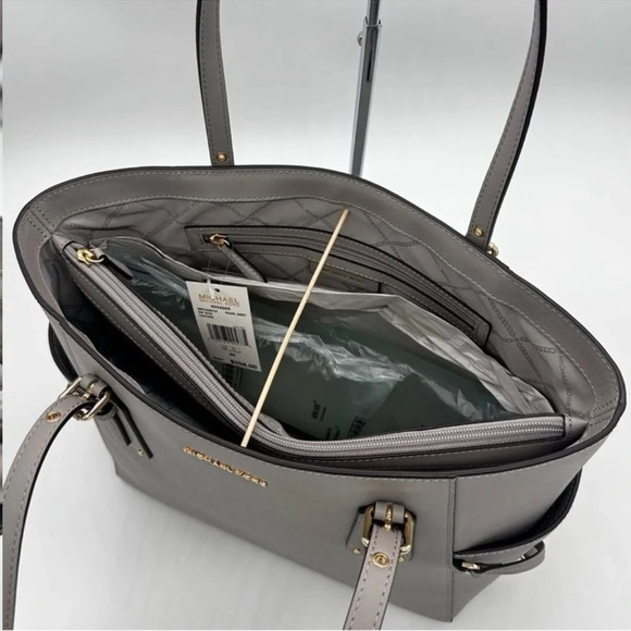 Michael Kors Voyager Tote Bag Pearl Grey - Picture 8 of 11